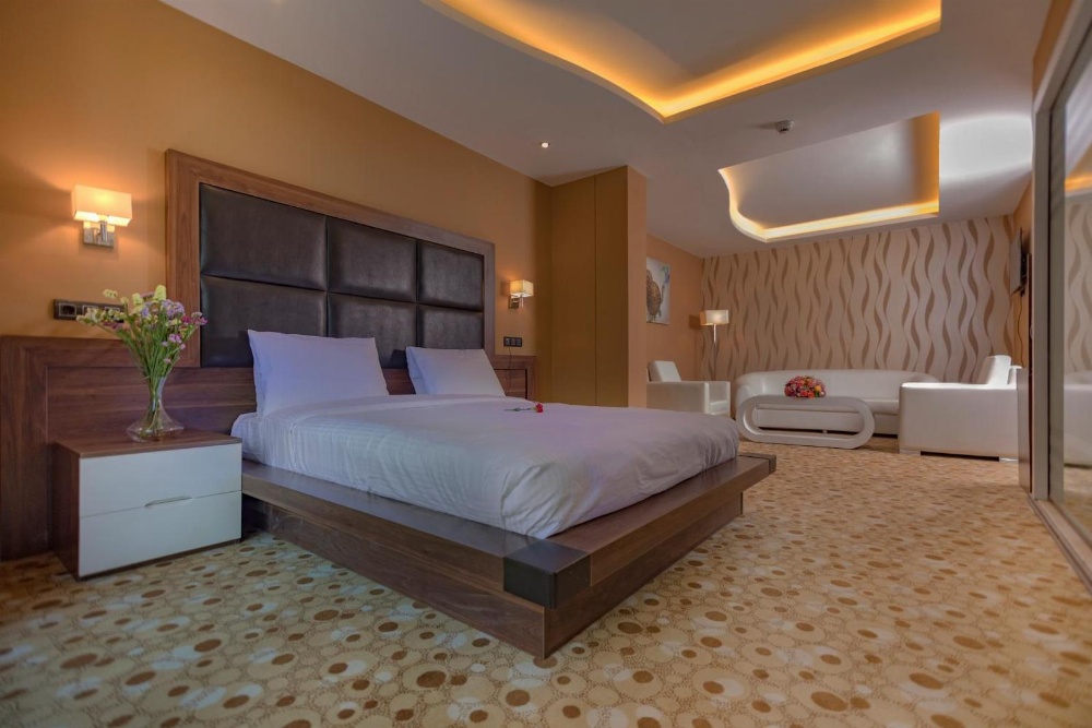 Diamond Hotel Main image