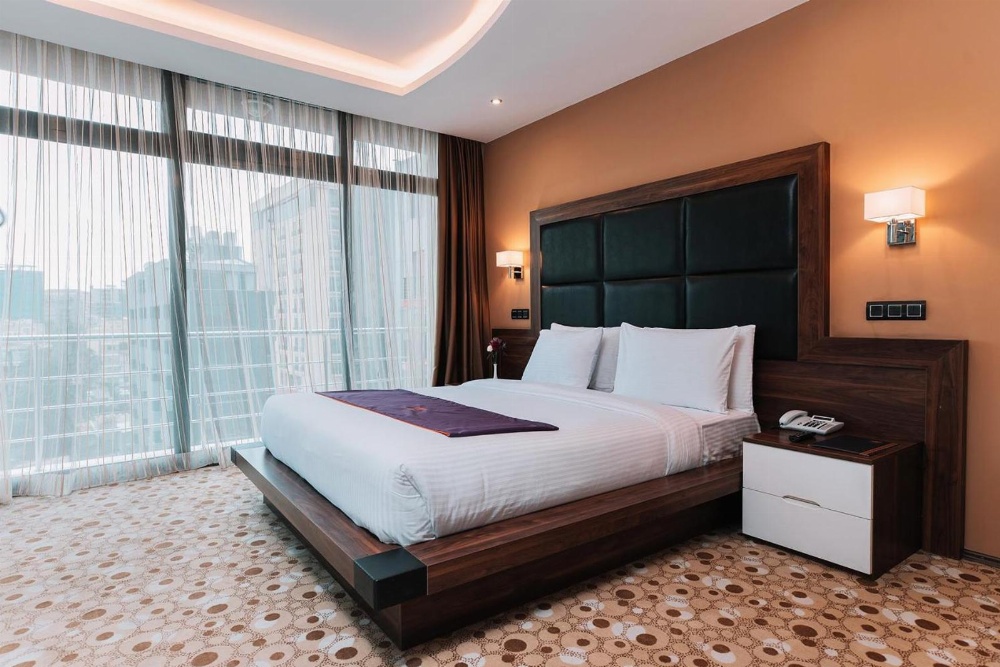 Diamond Hotel Main image